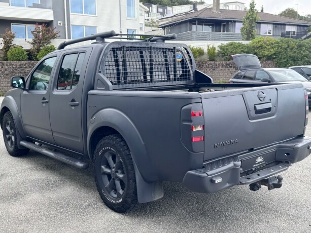 nissan-navara-diesel-2012-big-2