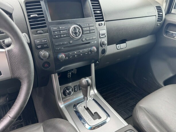 nissan-navara-diesel-2012-big-9