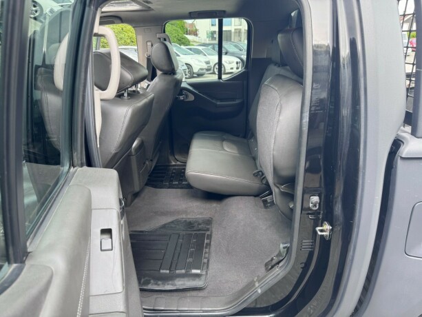 nissan-navara-diesel-2012-big-18