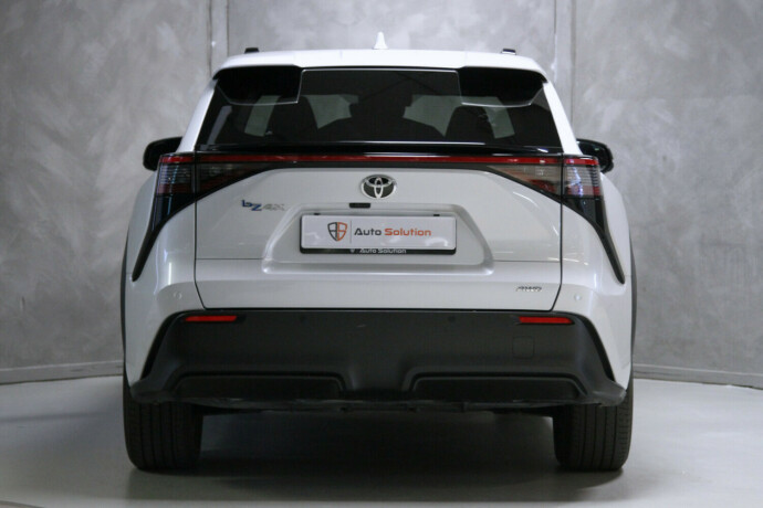 toyota-bz4x-elektrisitet-2023-big-24