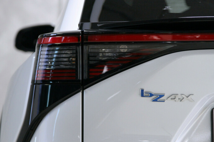 toyota-bz4x-elektrisitet-2023-big-25