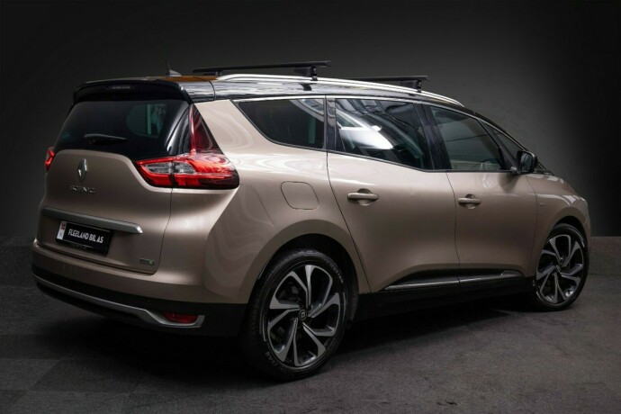 renault-grand-scenic-diesel-2018-big-11