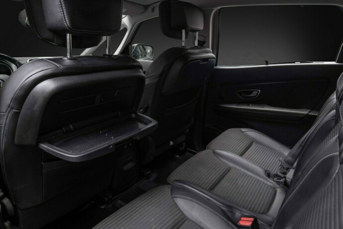 renault-grand-scenic-diesel-2018-big-31