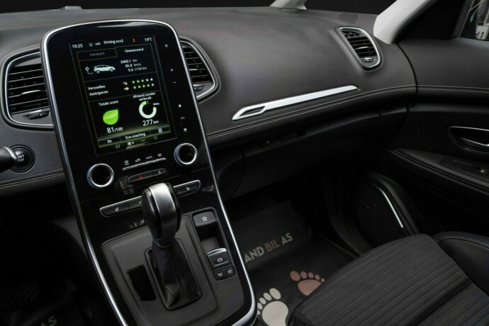 renault-grand-scenic-diesel-2018-big-18