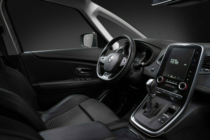 renault-grand-scenic-diesel-2018-big-35