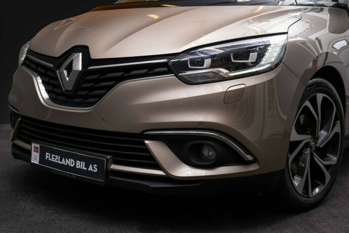 renault-grand-scenic-diesel-2018-big-2