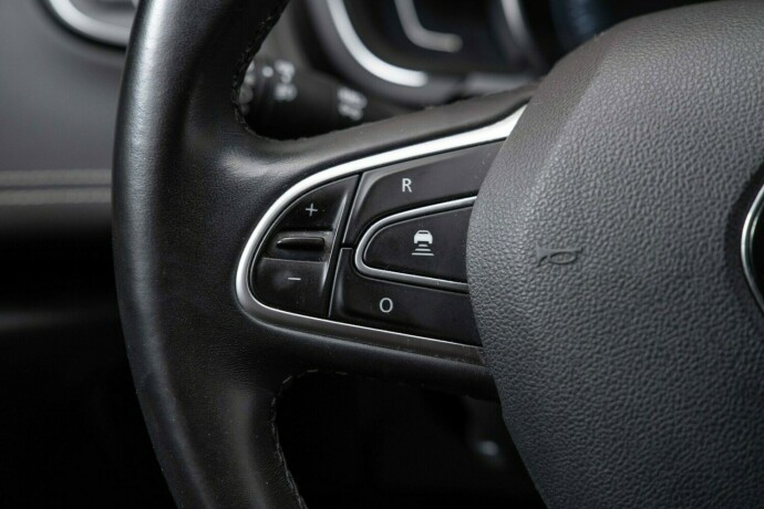 renault-grand-scenic-diesel-2018-big-15