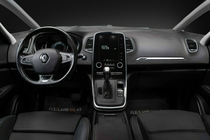 renault-grand-scenic-diesel-2018-big-33