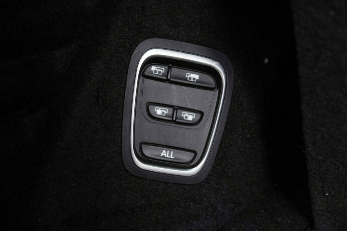 renault-grand-scenic-diesel-2018-big-37