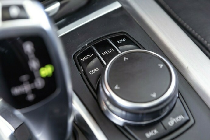 bmw-x5-plug-in-petrol-2018-big-21