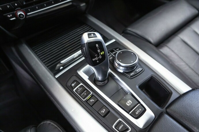 bmw-x5-plug-in-petrol-2018-big-19