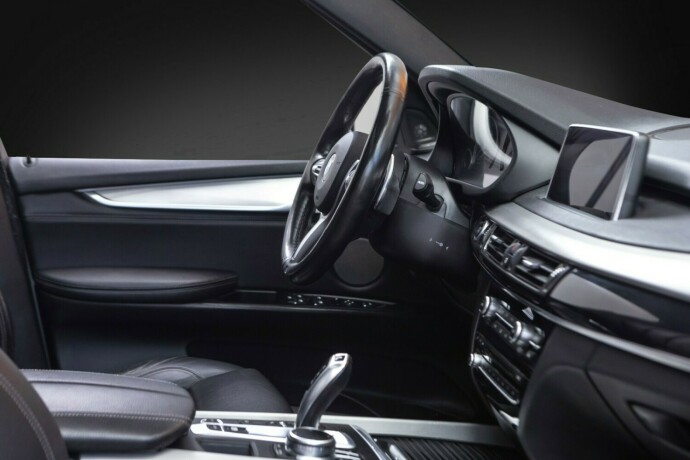 bmw-x5-plug-in-petrol-2018-big-31