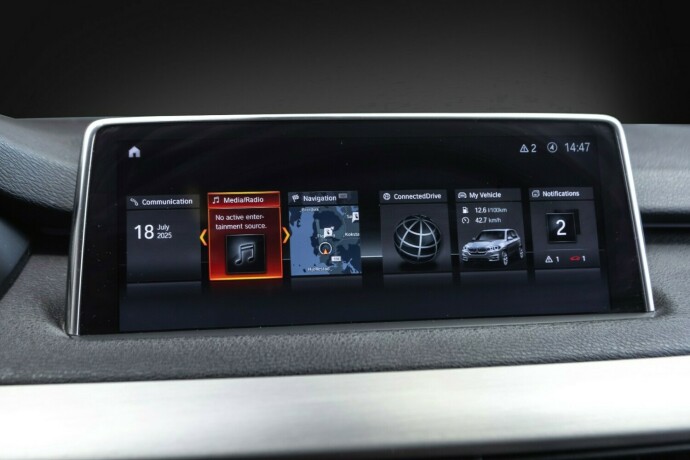 bmw-x5-plug-in-petrol-2018-big-14