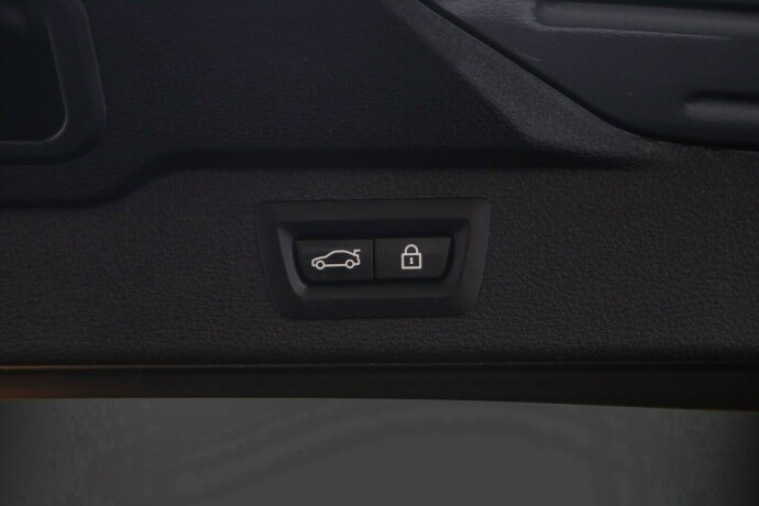 bmw-x5-plug-in-petrol-2018-big-35