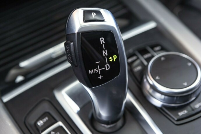 bmw-x5-plug-in-petrol-2018-big-20