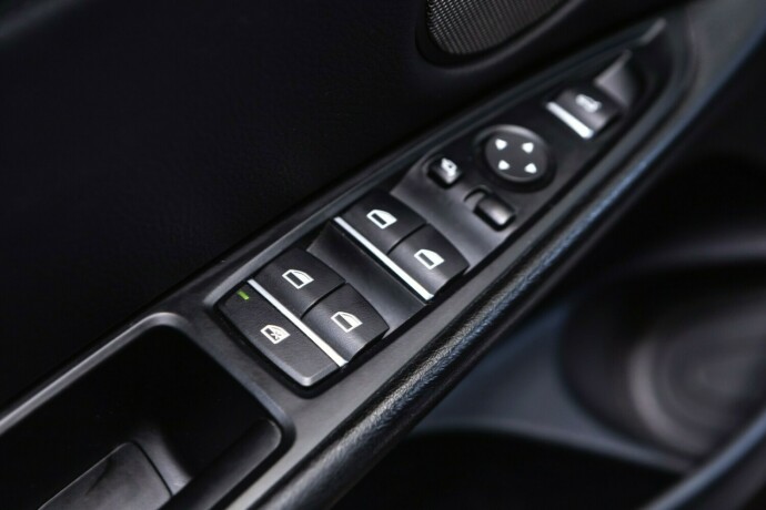 bmw-x5-plug-in-petrol-2018-big-23