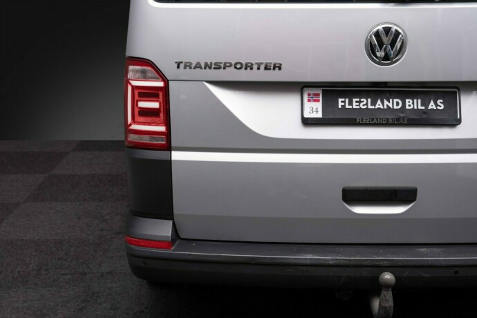 volkswagen-transporter-diesel-2017-big-9