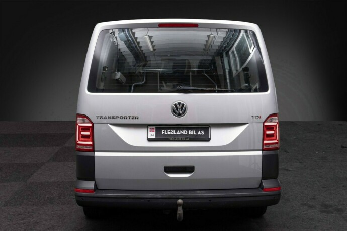 volkswagen-transporter-diesel-2017-big-10