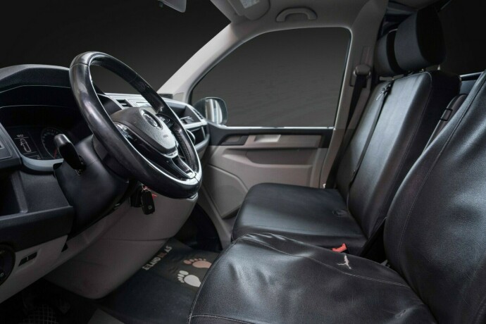 volkswagen-transporter-diesel-2017-big-21