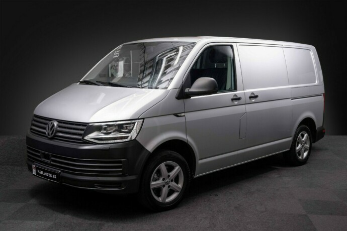 volkswagen-transporter-diesel-2017-big-1