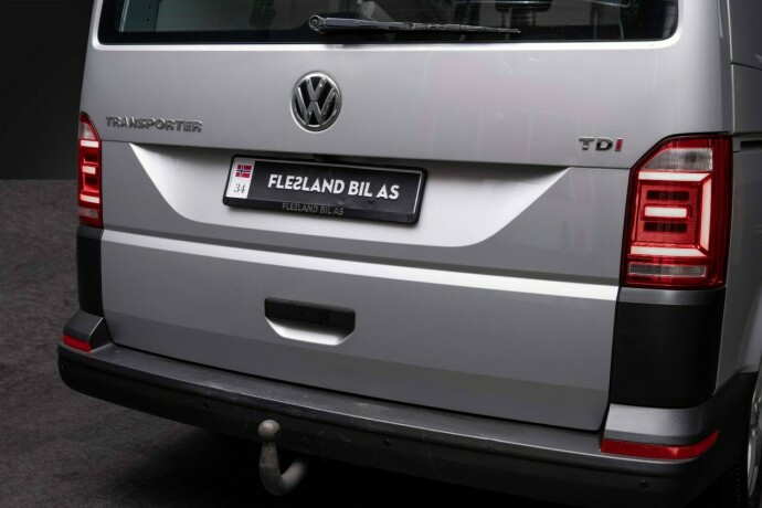 volkswagen-transporter-diesel-2017-big-8
