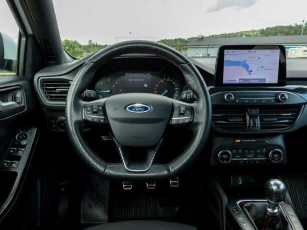 ford-focus-diesel-2021-big-27