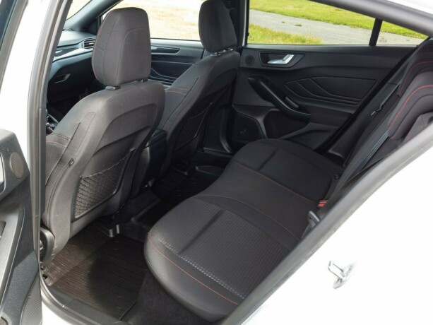 ford-focus-diesel-2021-big-14