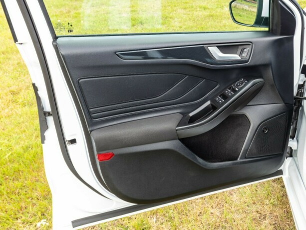 ford-focus-diesel-2021-big-11