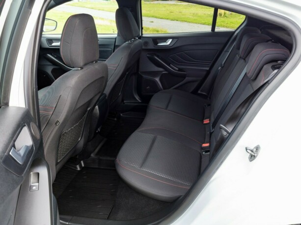 ford-focus-diesel-2021-big-13