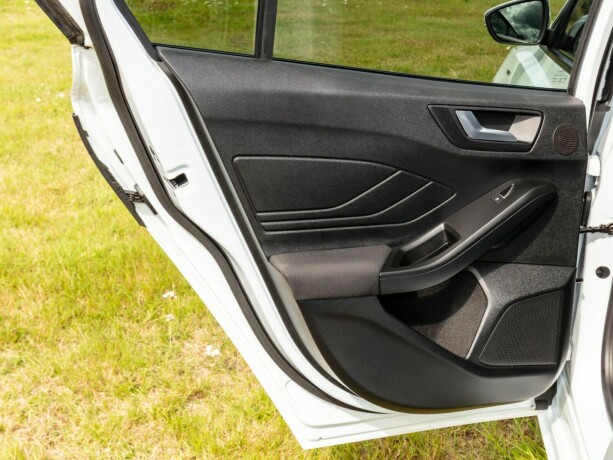 ford-focus-diesel-2021-big-15