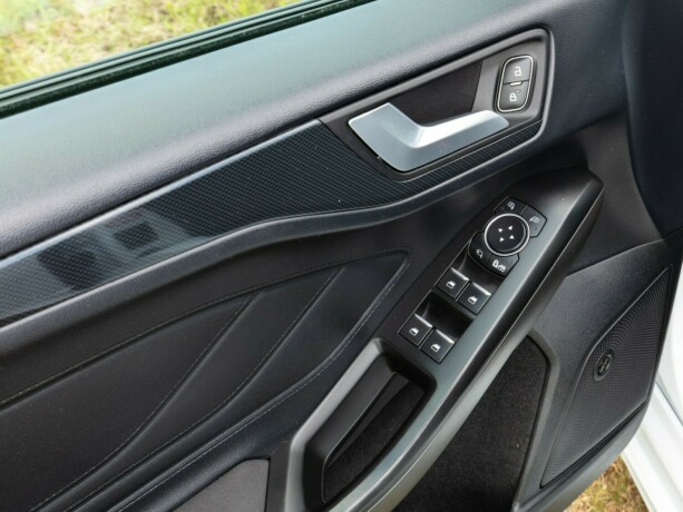 ford-focus-diesel-2021-big-12