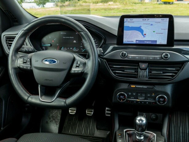 ford-focus-diesel-2021-big-26