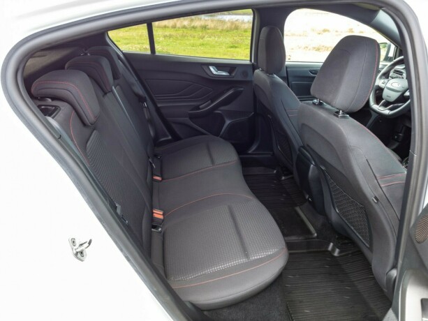 ford-focus-diesel-2021-big-19
