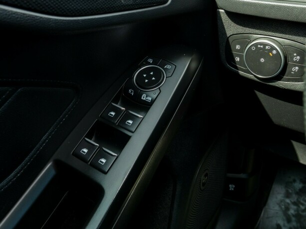 ford-focus-diesel-2021-big-35
