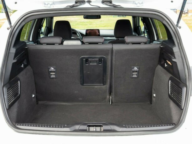 ford-focus-diesel-2021-big-23