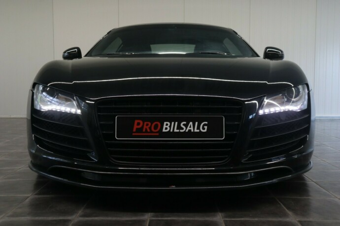 audi-r8-bensin-2008-big-15