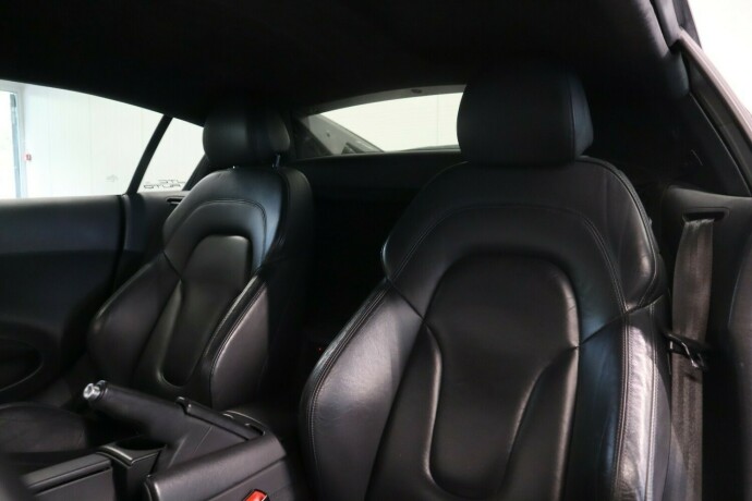 audi-r8-bensin-2008-big-26