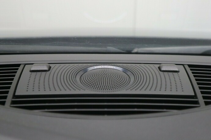 audi-r8-bensin-2008-big-42