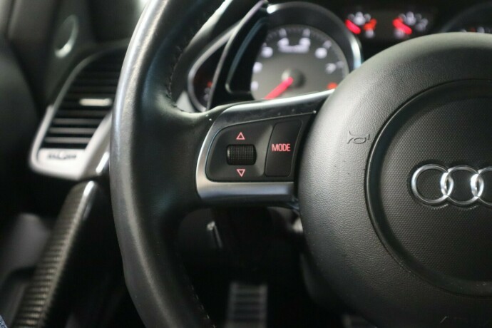 audi-r8-bensin-2008-big-30