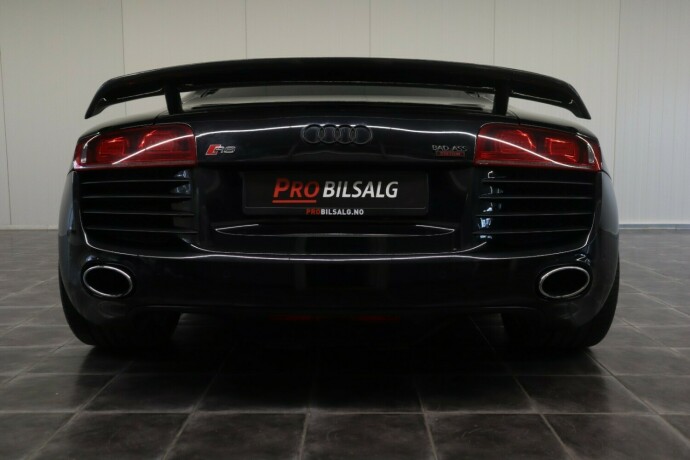 audi-r8-bensin-2008-big-11