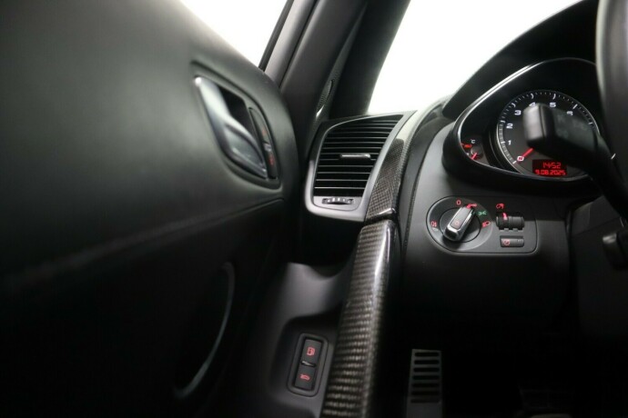 audi-r8-bensin-2008-big-33