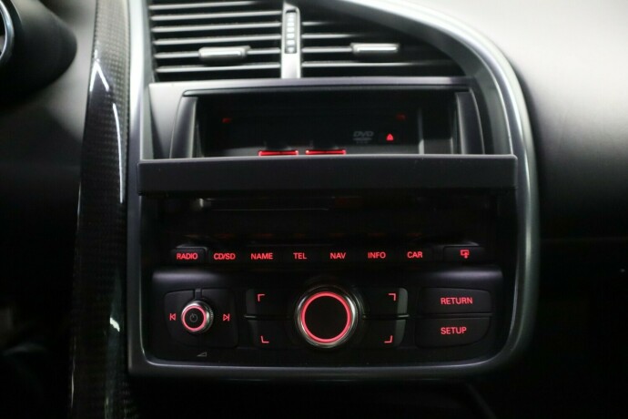 audi-r8-bensin-2008-big-40
