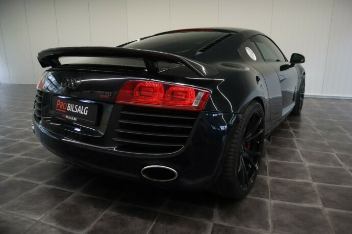audi-r8-bensin-2008-big-7