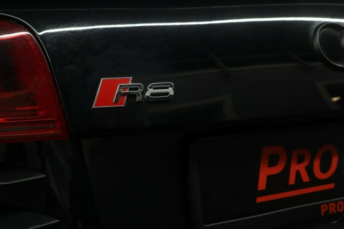 audi-r8-bensin-2008-big-50