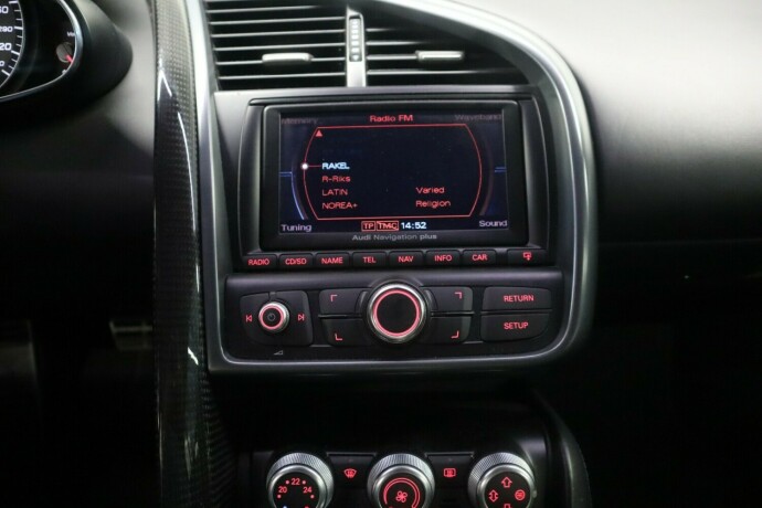 audi-r8-bensin-2008-big-34