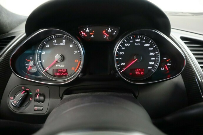 audi-r8-bensin-2008-big-29