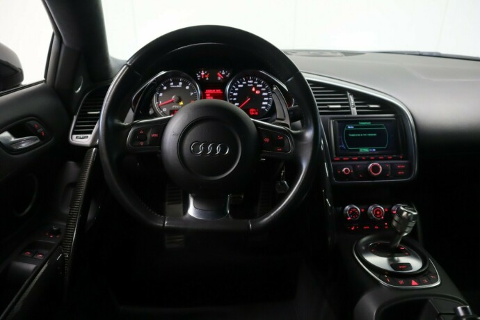 audi-r8-bensin-2008-big-28