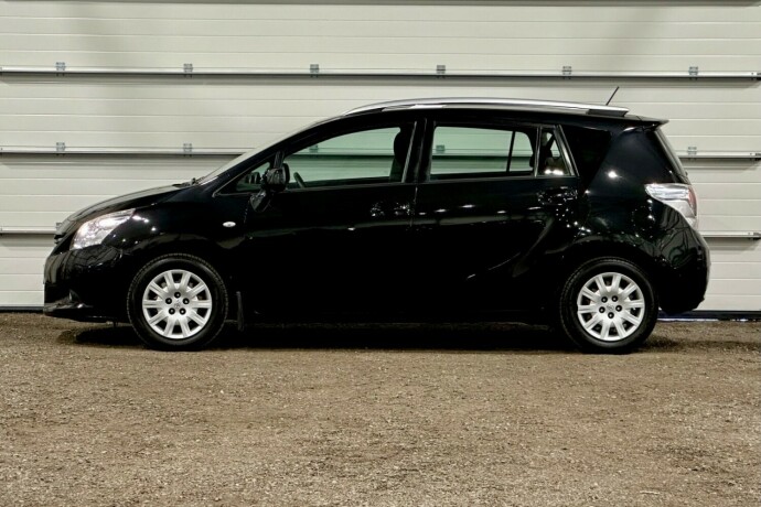 toyota-verso-bensin-2010-big-4