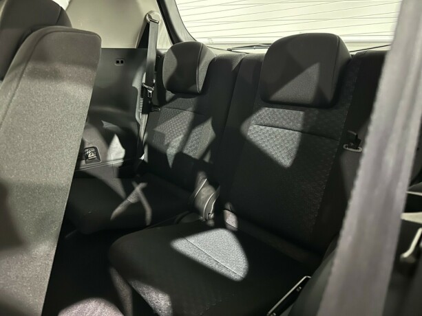 toyota-verso-bensin-2010-big-11