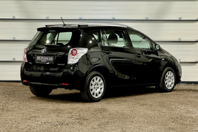 toyota-verso-bensin-2010-big-2